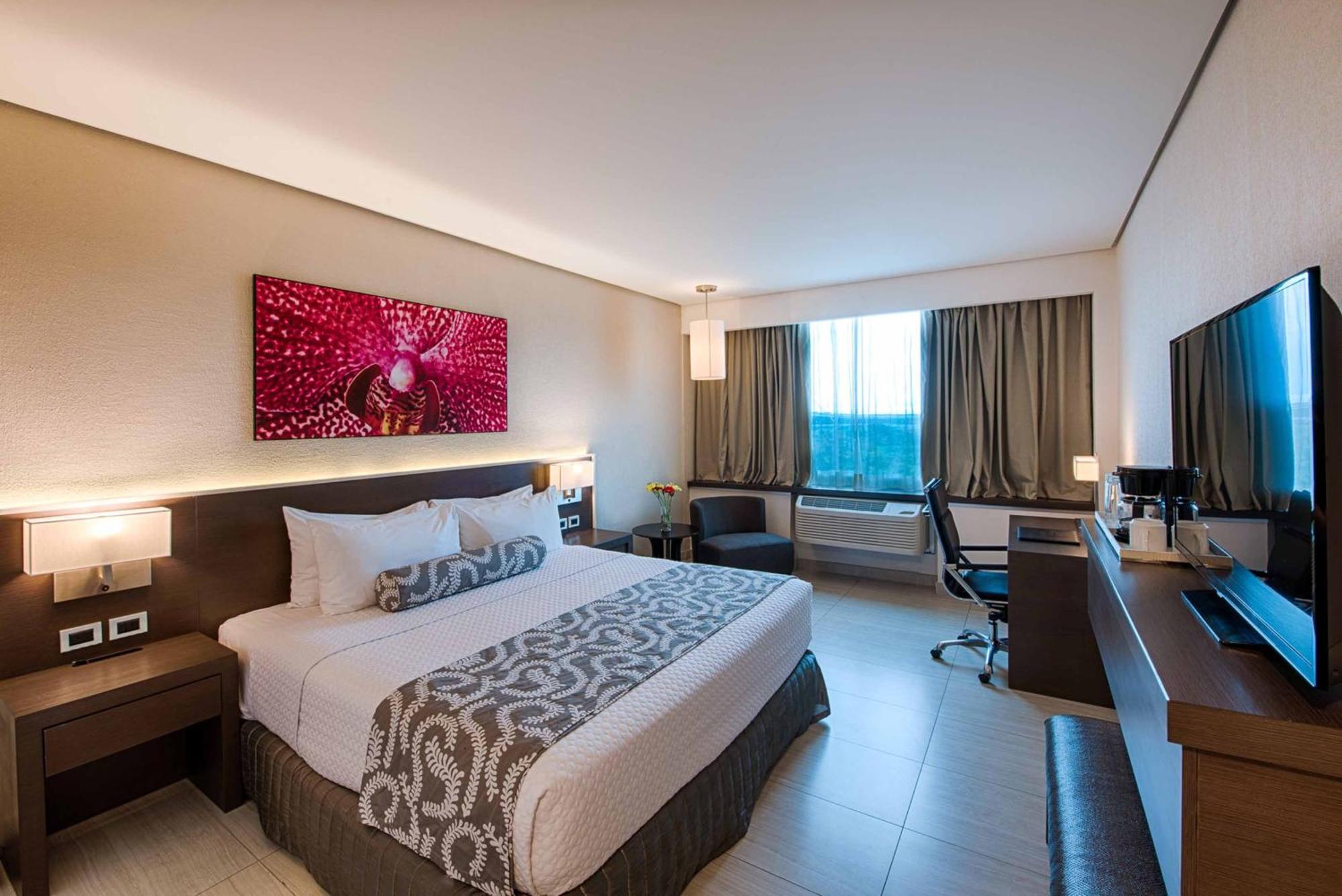Crowne Plaza Airport By Ihg Hotel Tocumen Exterior photo